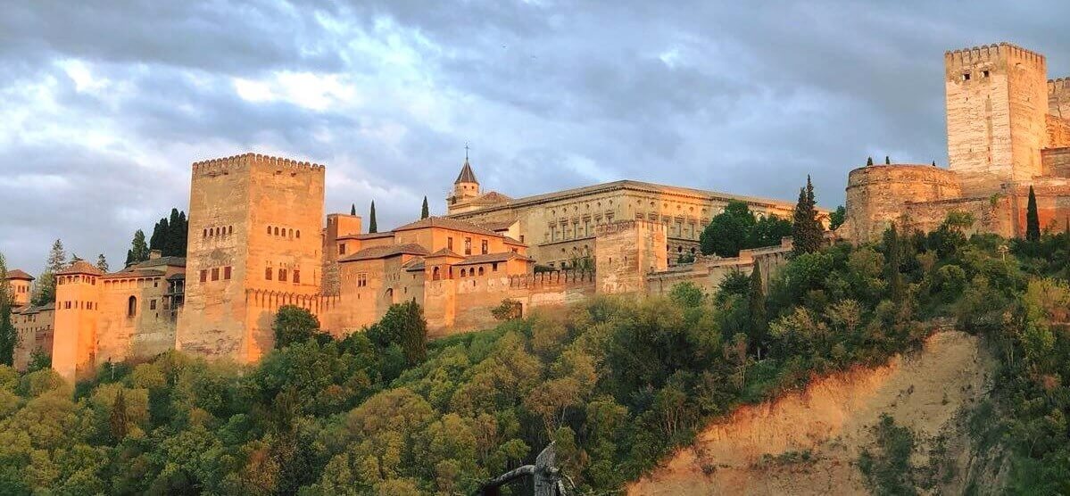 Restaurante Carmen El Agua Albaicín, wine house in Granada city center, outstanding kitchen, fusion cuisine. Romantic dinner fantastic views to Alhambra and Sierra Nevada